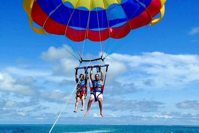 Parasailing Experience in Hurghada with private Transfer - Meeting the captain and preparing the equipment