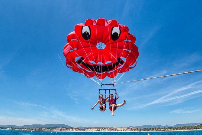 Parasailing flight two people, in Mandelieu-Cannes - Who will enjoy this most