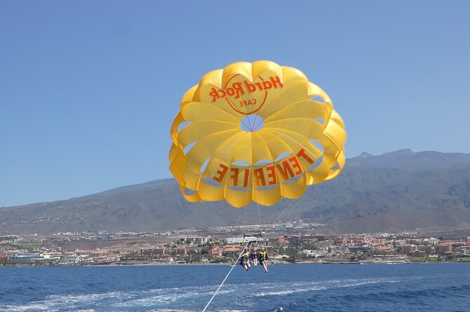 Parasailing flights on the coast of Adeje in Tenerife - Taking off from Puerto Colón
