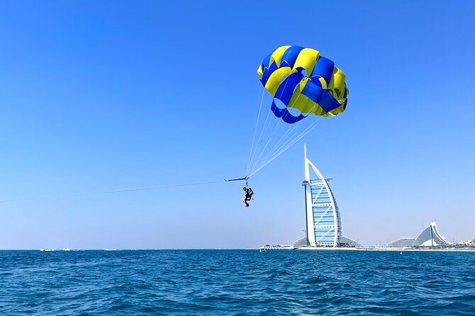 Parasailing in Dubai - Burj Al Arab View - The people who make the ride feel easy