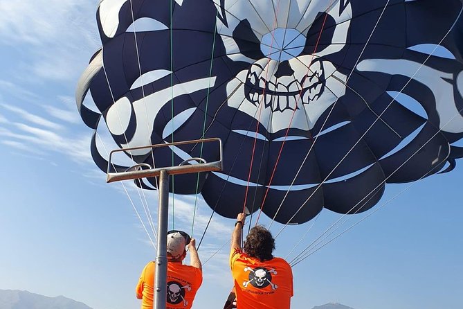 Parasailing in Fuengirola - The Highest Flights on the Costa - Flying together as a pair or family