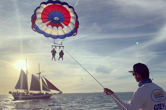 Parasailing in Key West at Smathers Beach - The optional toe dip