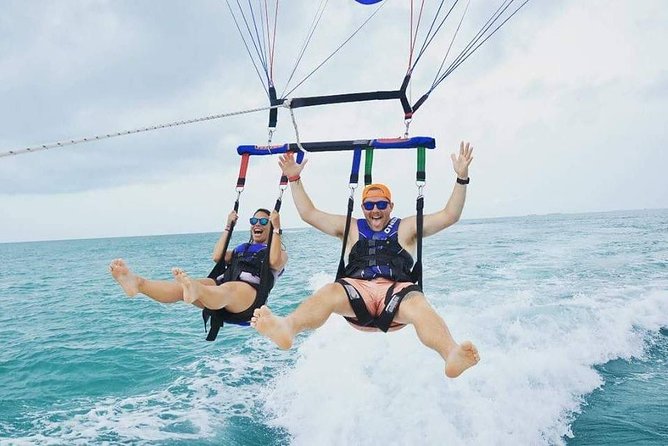 Parasailing in Key West at Smathers Beach - The Florida Keys National Marine Sanctuary from above