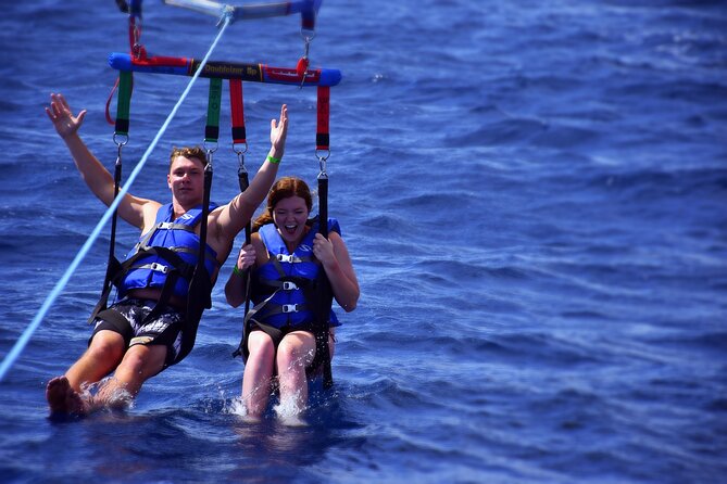 Parasailing in Waikiki from Oahu Hawaii - Price, fuel fee, and photo costs