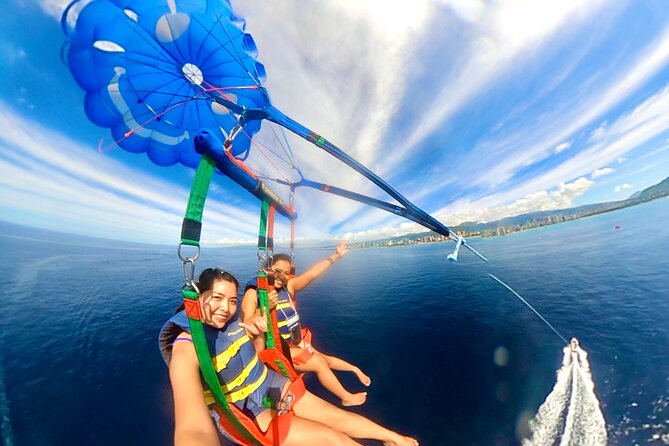 Parasailing in Waikiki from Oahu Hawaii - Ala Moana Beach Park and the Honolulu shoreline