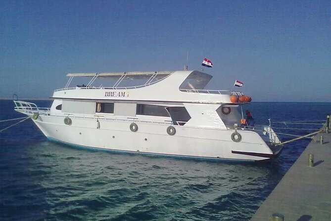 Parasailing off the coast of Sharm el Sheikh - Ten minutes above the Red Sea