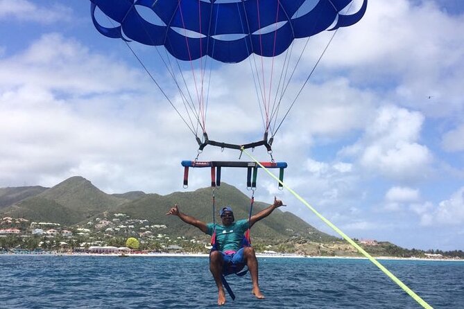 Parasailing Orient Bay Beach Sint Maarten - From the Beach to the Parasail Boat