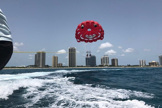 Parasailing Palm Beach - Who will enjoy this most?