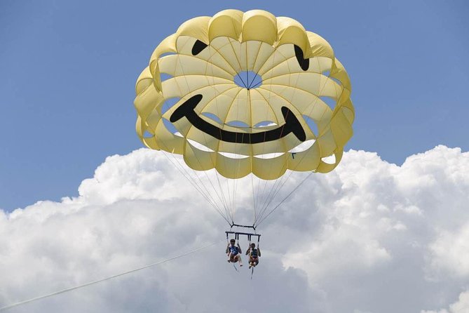 Parasailing Palm Beach - Safety first, excitement second