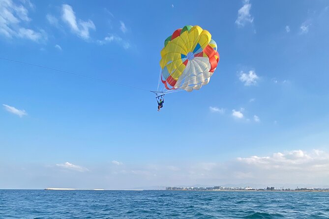 Parasailing tour in Al Mouj Muscat - Flying 100 to 150 meters above Muscat