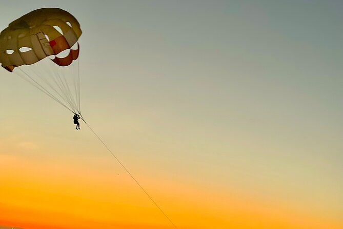 Parasailing tour in Al Mouj Muscat - The safety briefing and boat ride
