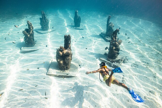 Parasailingcancun and Jet Ski tour over Cancun Bay - A Cancun water tour with one important question mark