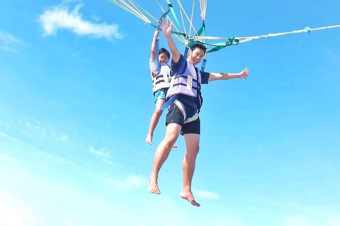 Pattaya: Parasailing Experience - What it feels like above the water