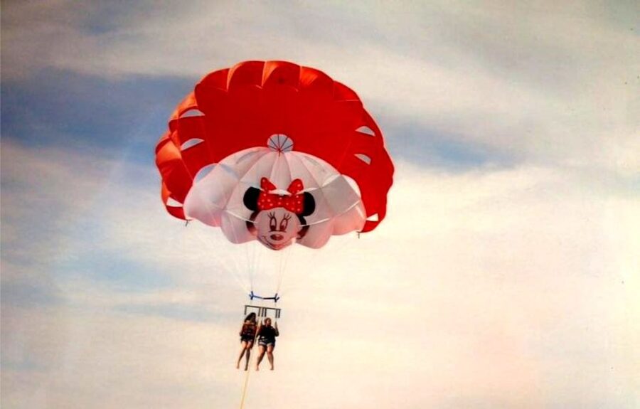 Puerto del Carmen: 10-Minute Parasailing Expereince - What the crew and service are like