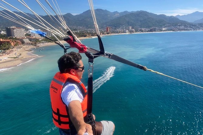 Puerto Vallarta Parasailing Experience - The real timing: 20 minutes on paper, less in the air