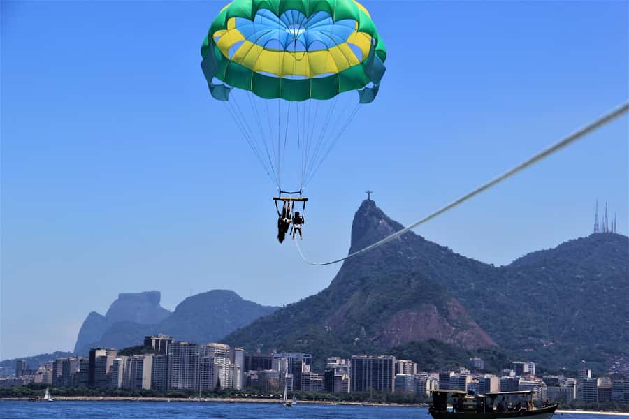 Rio de Janeiro: 2-Hour Boat Trip with Parasailing - Key points at a glance