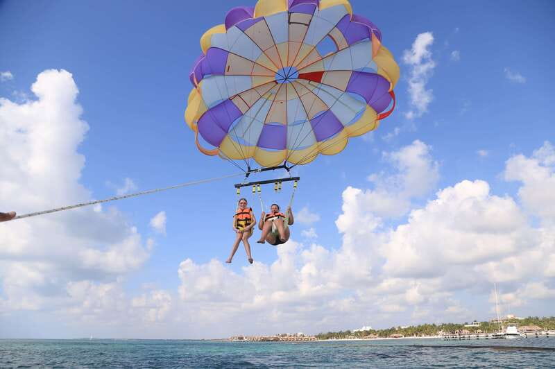 Riviera Maya: Parasailing Tour with Beach Club Access - Who should book this experience