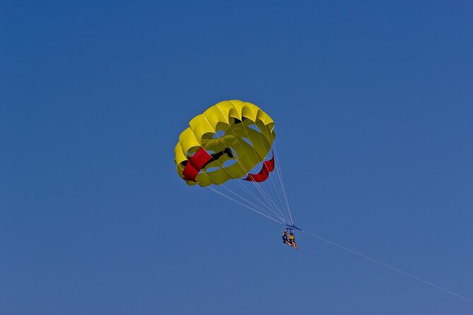 Santorini: Parasailing Flight Experience at Black Beach - The 10-minute parasail flight