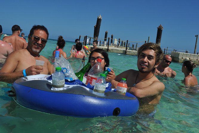 Snorkeling Catamaran Tour & Parasailing - Group size, pace, and who should book