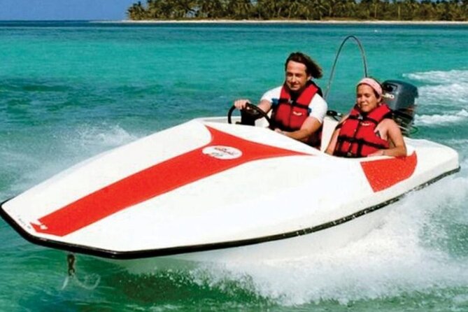 Speedboats and Parasailing Combo - The Catamaran Ride: Social, Scenic, and Potentially Busy
