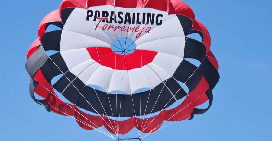 Torrevieja: parasailing experience - Leaving the marina at Real Club Náutico de Torrevieja