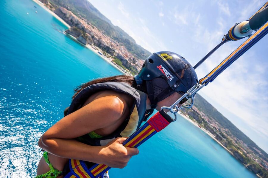 Tropea: Parasailing Experience - Safety, equipment, and the role of the instructor